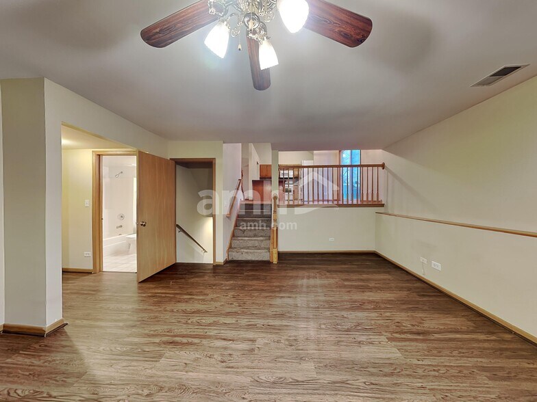 Building Photo - 25766 S Taft St