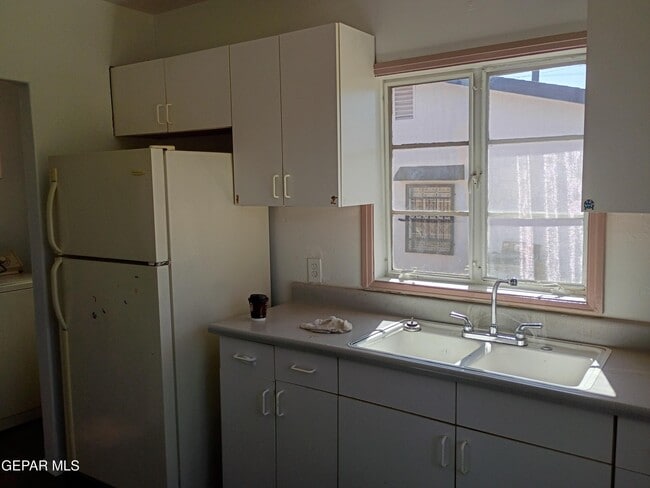 Building Photo - 4704 Clifton Ave