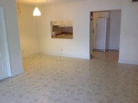 Building Photo - 954 Courtyard Ln