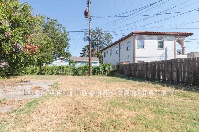 Building Photo - 2313 NW 16th St