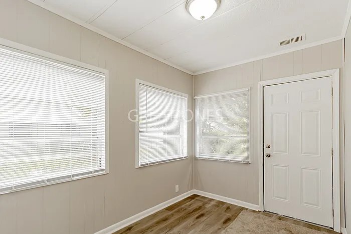 Building Photo - 1324 Macon Ave