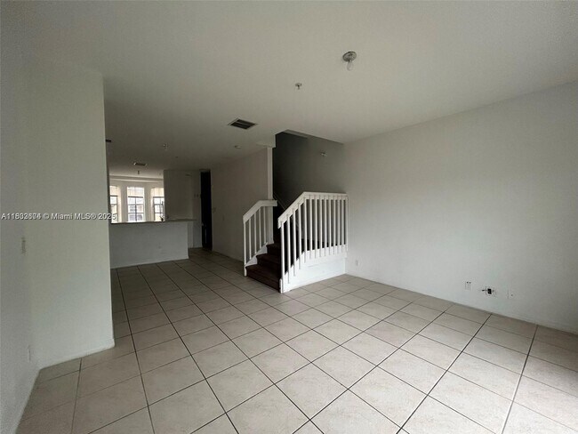 Building Photo - 1726 6th Ave