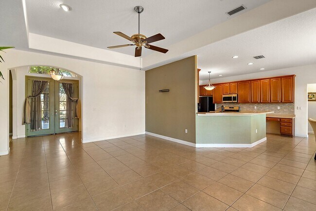 Building Photo - Gorgeous 3-Bedroom, 2-Bath in Bright Water...