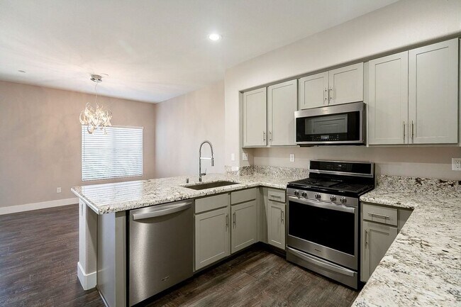 Building Photo - 845 Pantara Pl