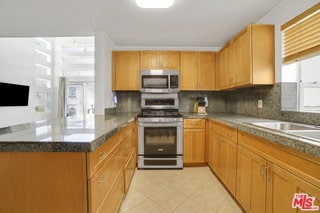 Building Photo - 120 Fleet St