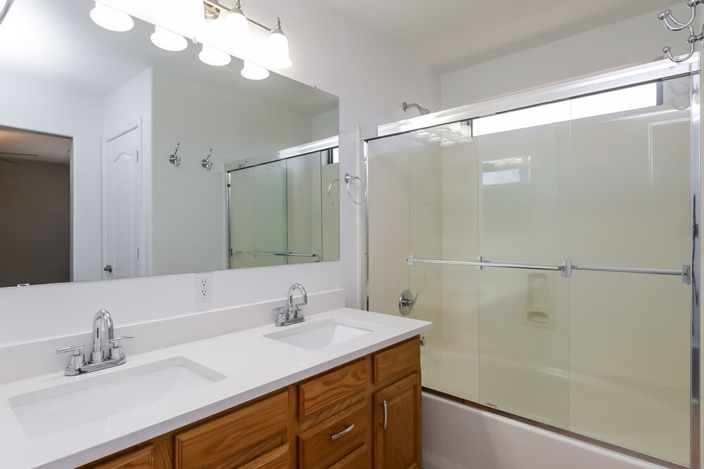 Building Photo - 2581 E Bellerive Dr