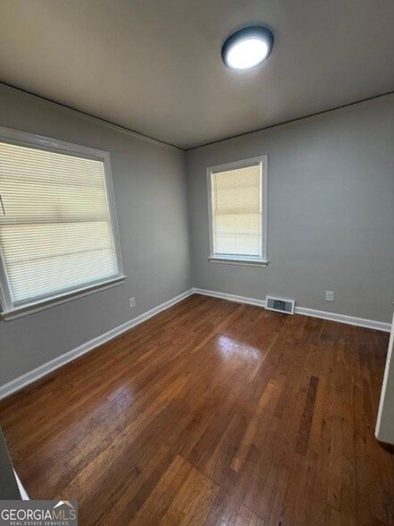 Building Photo - 2439 Plantation Dr