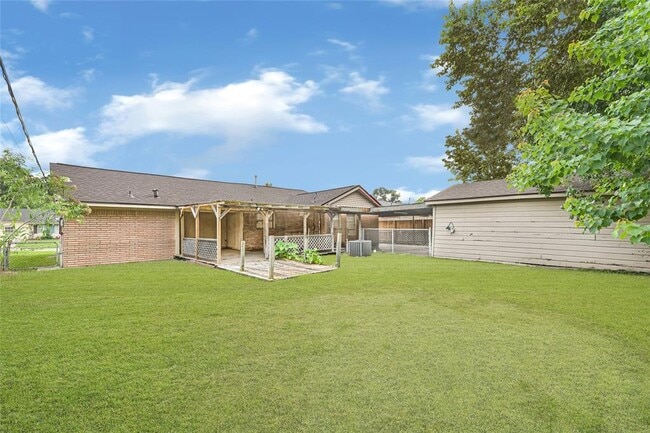 Building Photo - 702 Alta Vista Dr
