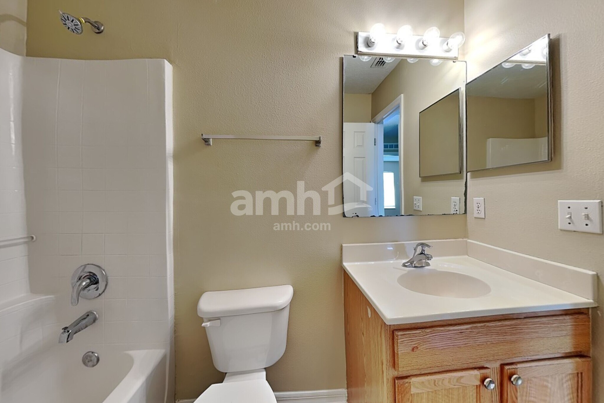Building Photo - 1051 Brenton Leaf Dr