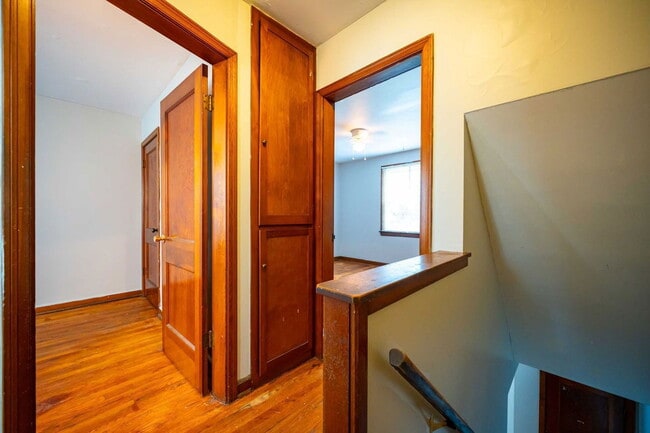 Building Photo - 213 E Hudson St