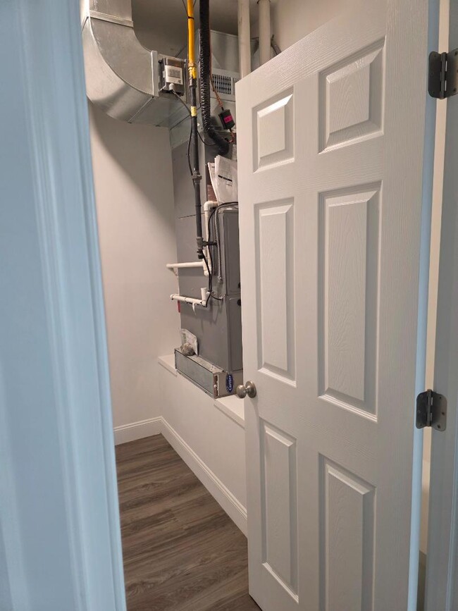 Building Photo - 101 N Locust St