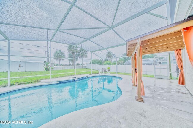 Building Photo - 5628 Loma Vista Dr W