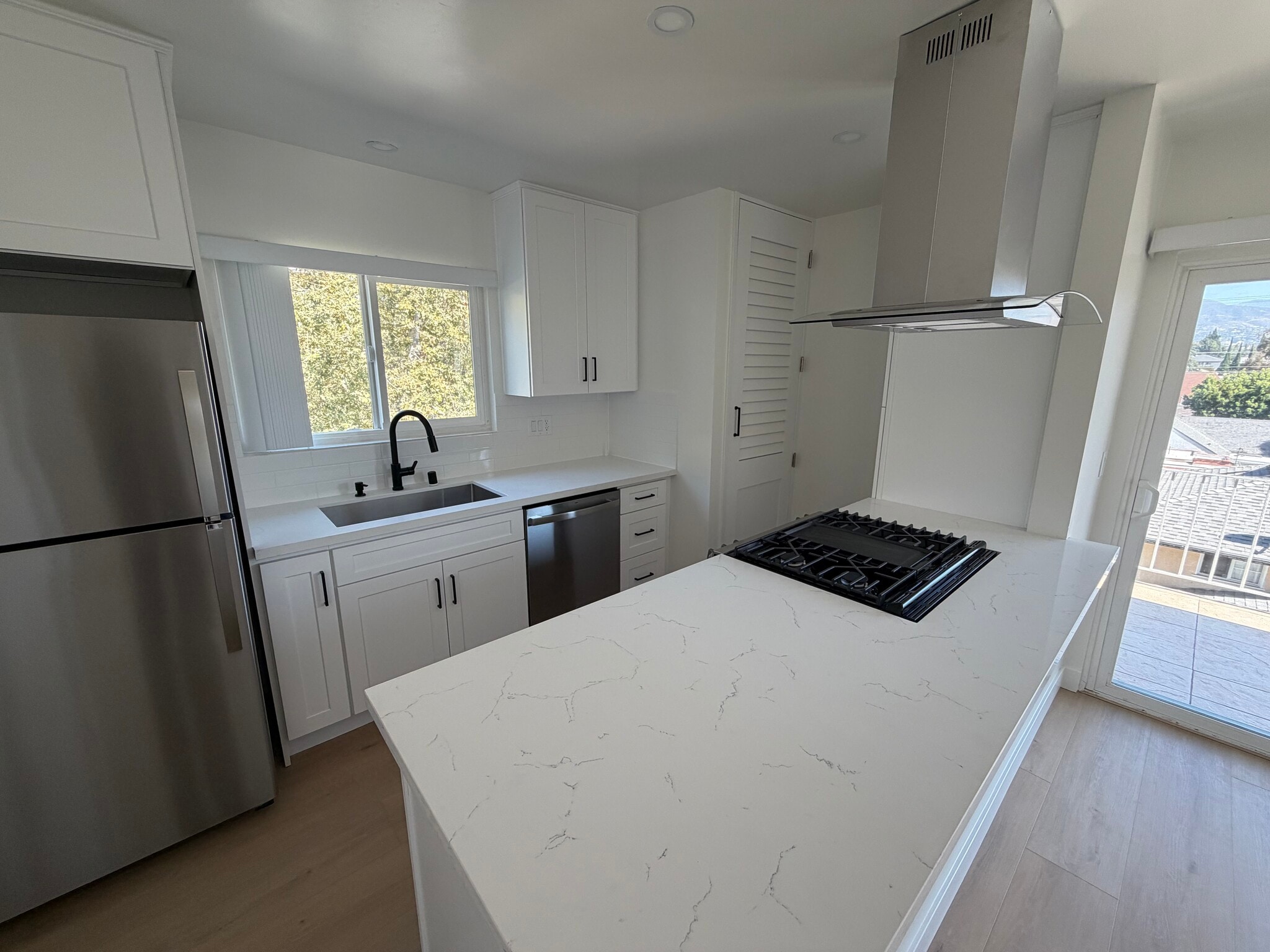 Building Photo - 851 Reeves Pl