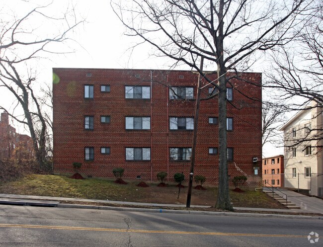 Building Photo - 2589 Naylor Rd SE