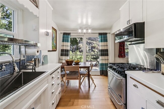 Building Photo - 432 Fernwood Pacific Dr