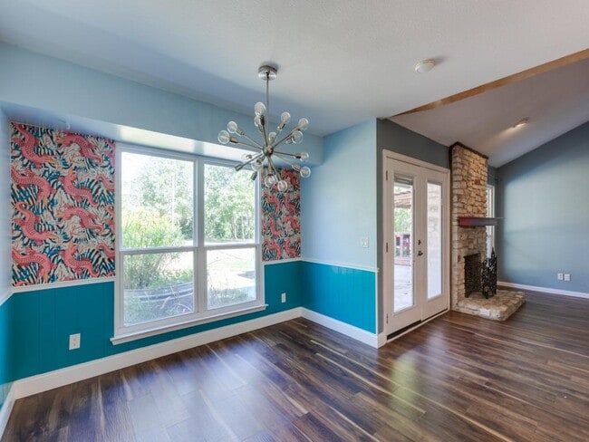 Building Photo - 2404 N Shields Dr