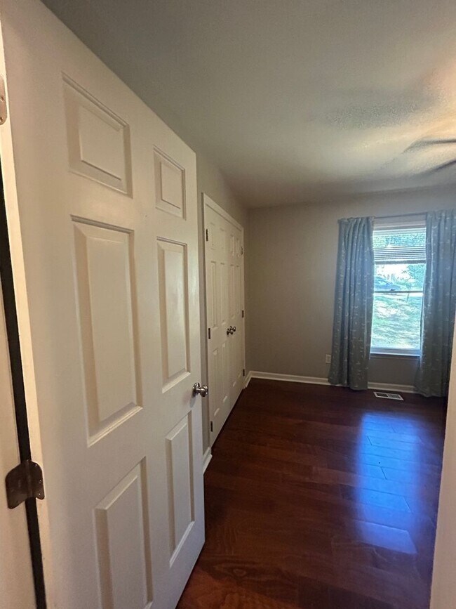 Building Photo - Charming 3BR House in Raleigh