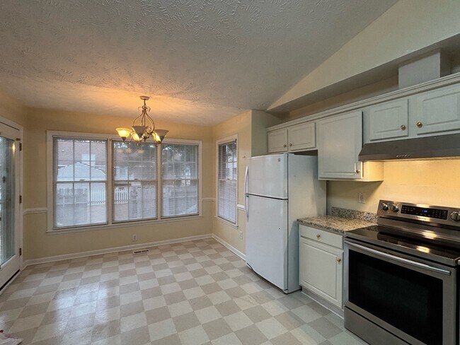 Building Photo - 1135 Derbyshire Rd