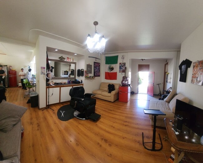 Building Photo - Bigger than average home in SLO! Lots of space!