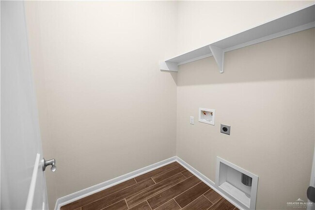 Building Photo - 30 Westcave Falls Ln