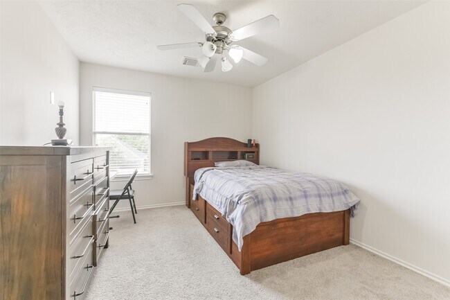 Building Photo - 5418 Lilac Grove Ln