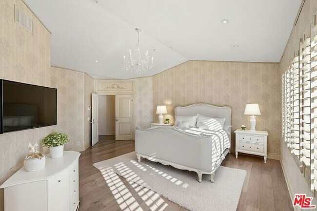 Building Photo - 3900 Hilton Head Way