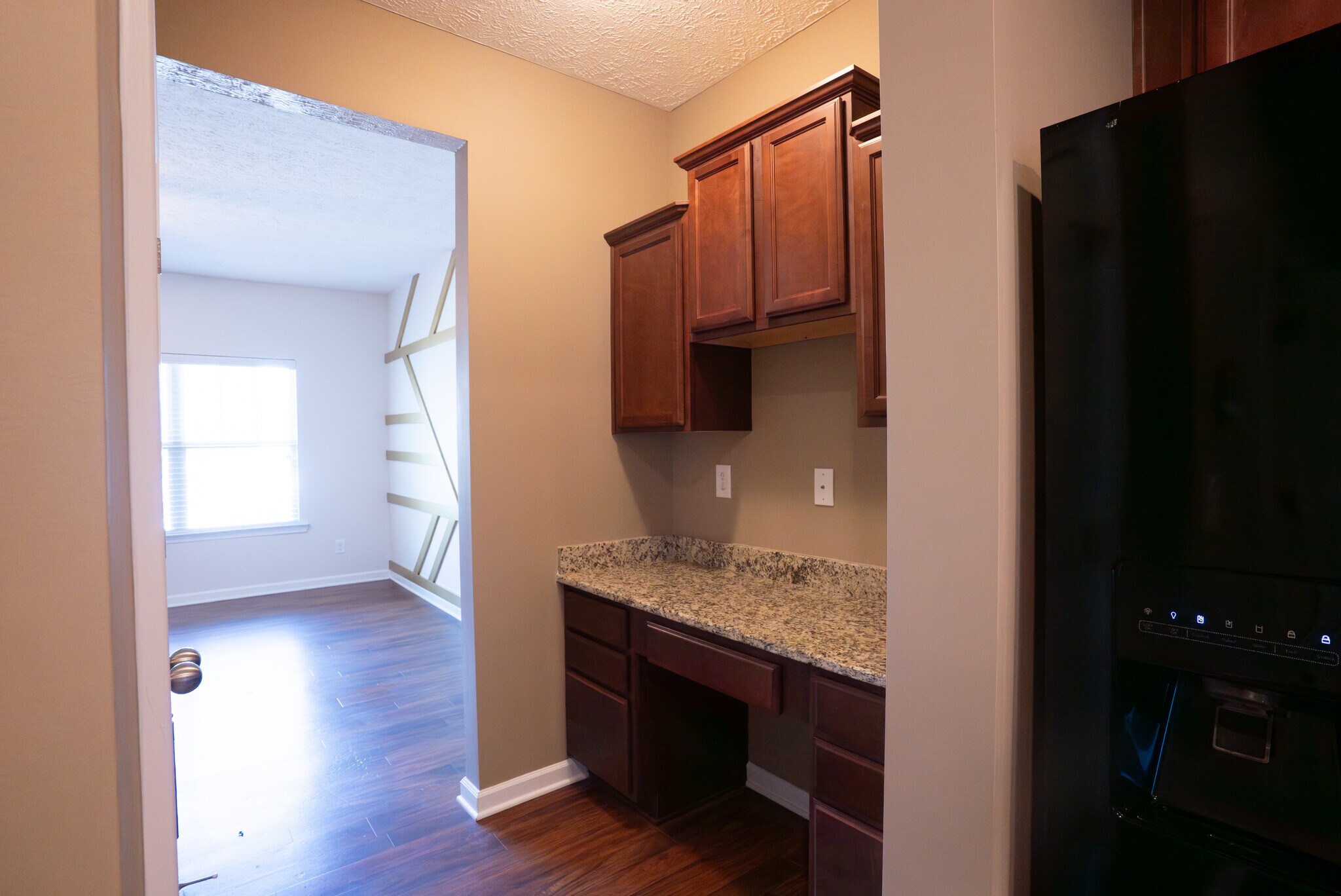 Building Photo - 825 Lower Park Pl