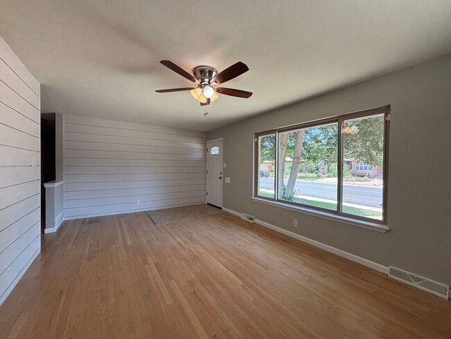 Building Photo - 3 Bed/2 Bath Ranch Home on Large Lot with Oversized Garage