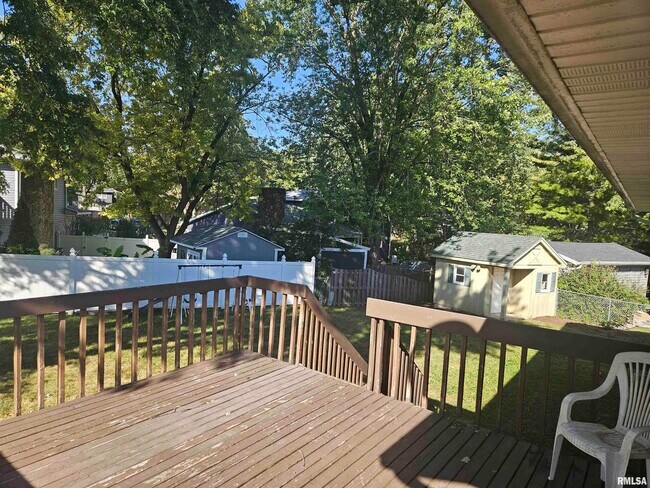 Building Photo - 2530 Saint John Ct