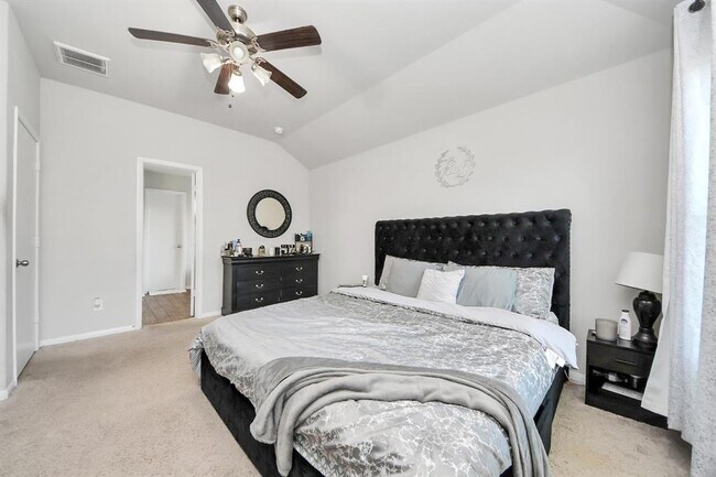 Building Photo - 2643 Ridgeback Dr