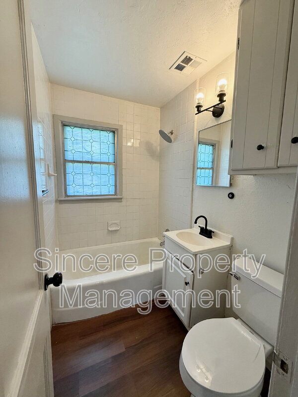 Building Photo - 9313 Mahler Pl