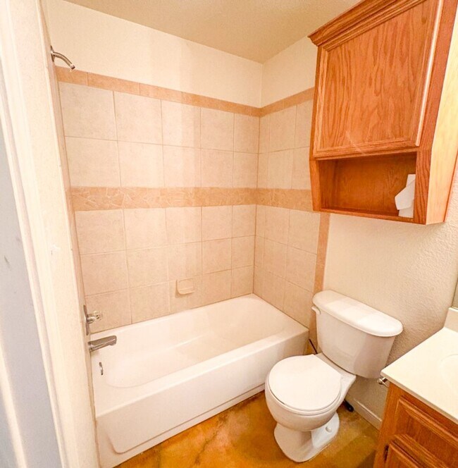 Building Photo - 1402 Powder River Dr