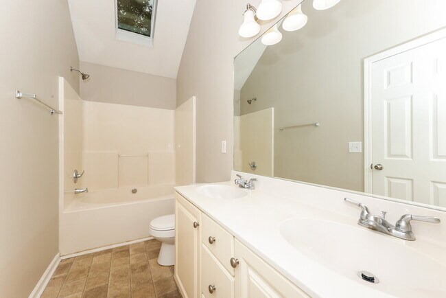 Building Photo - 1518 Antebellum Dr