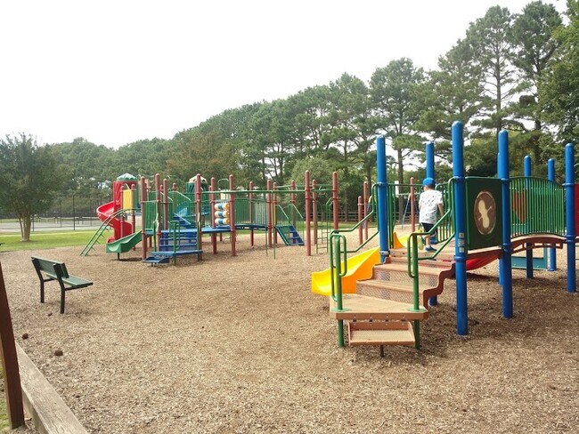 Redwing park - 1261 Eaglewood Dr