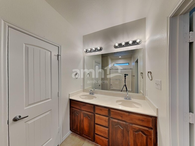 Building Photo - 14113 Silkwood Dr