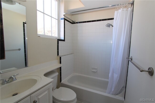 Building Photo - 219 N 19th St
