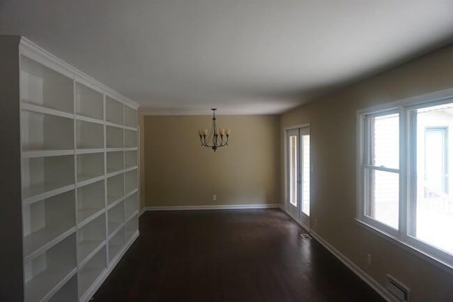 Building Photo - 1403 Stephens Dr NE