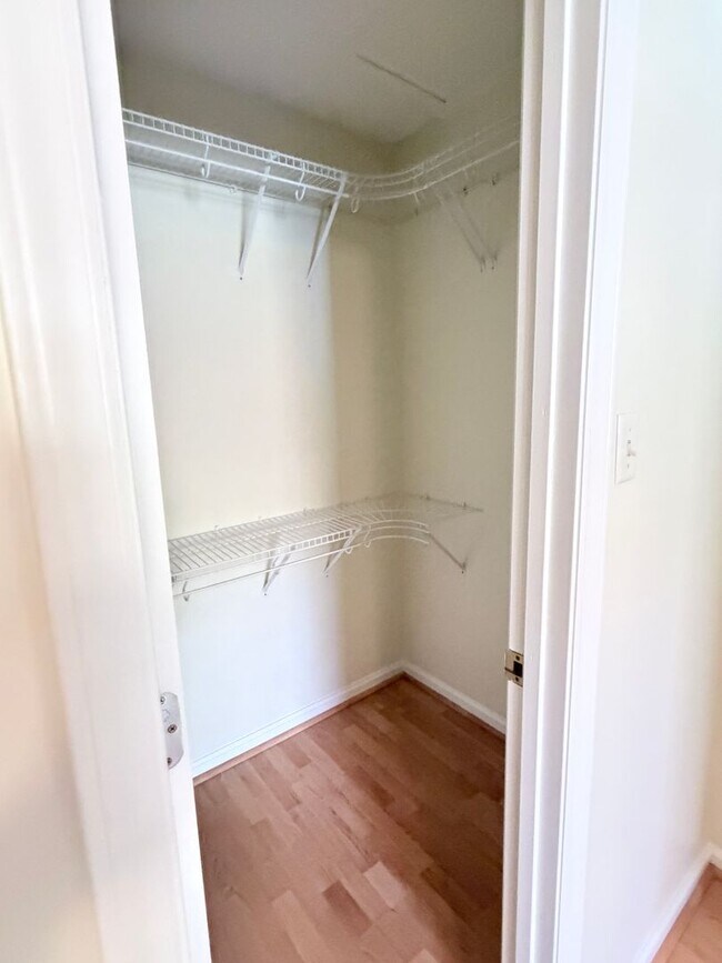 Building Photo - North Asheville, Private home with wooded ...