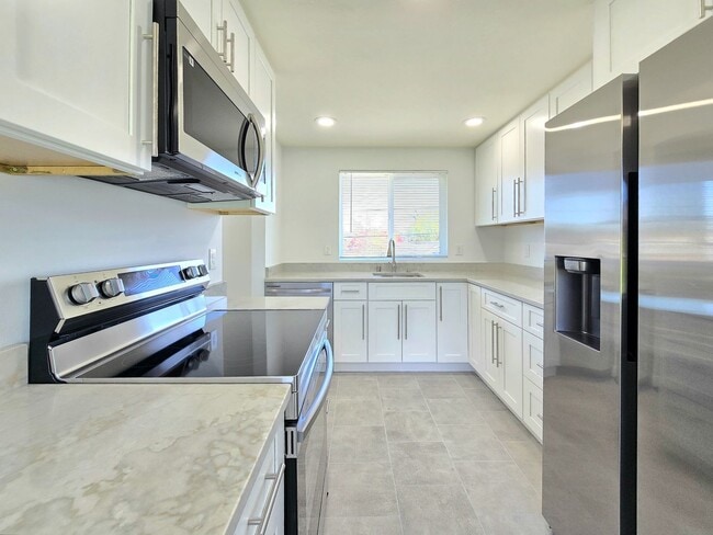 Building Photo - BlyLua