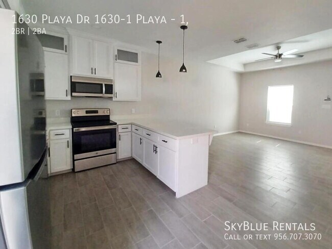 Building Photo - 1630 Playa Dr