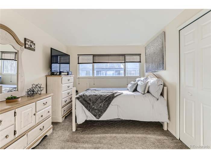 Building Photo - 15065 E Louisiana Dr