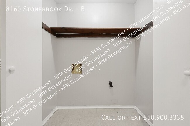 Building Photo - 8160 Stonebrook Dr