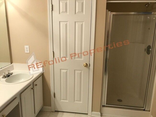 Building Photo - Fresh Paint is Scheduled! Lovely 3 Bedroom...