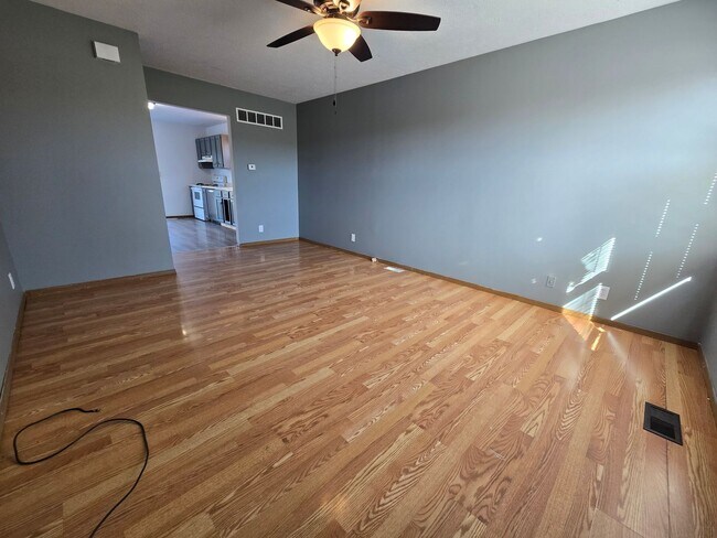 Building Photo - 1501 Northbrook Dr