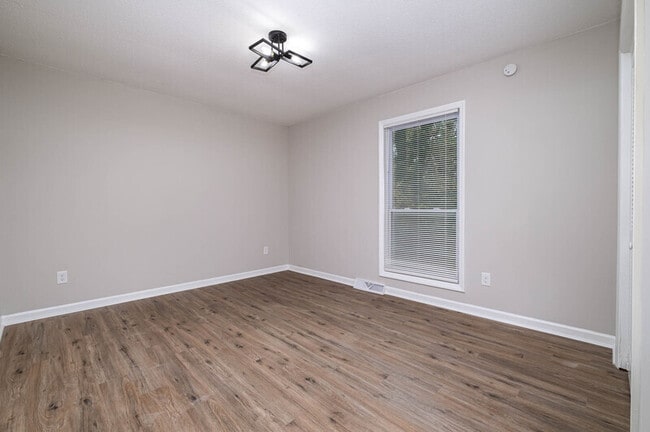 Building Photo - 6024 Olinda St