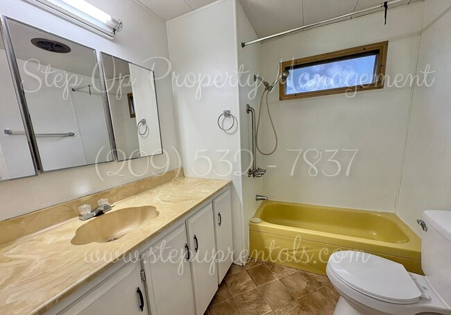 Building Photo - 20381 Sherry Ct