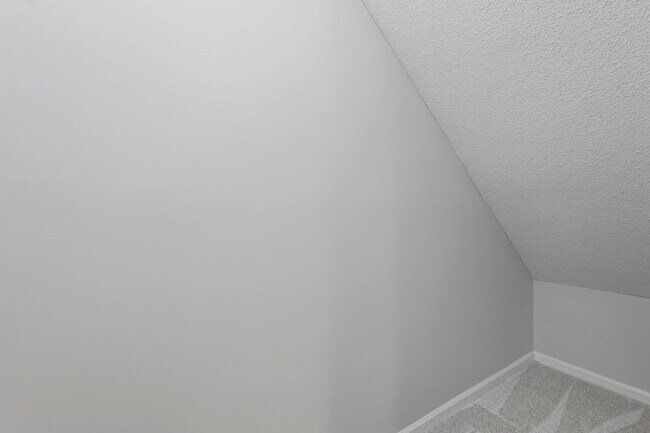 Building Photo - Charming Mount Pleasant Townhouse