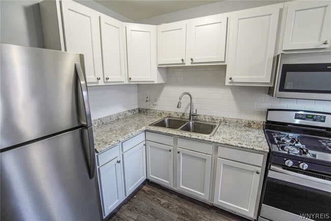 Building Photo - 1225 Hertel Ave