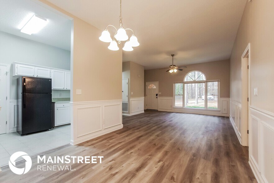 Building Photo - 317 Honeywood Ln