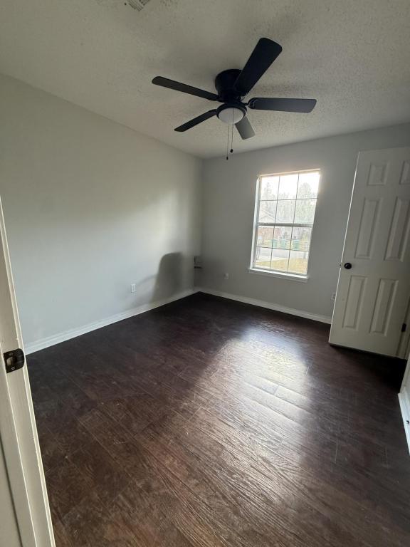 Building Photo - 14064 Woodmont Dr